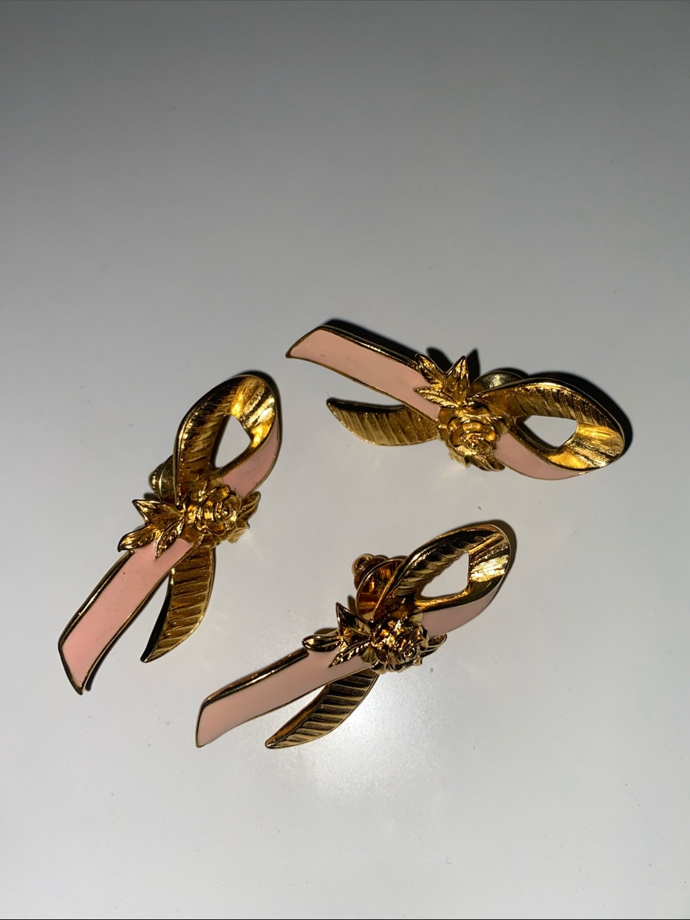 Pink Enamel & Gold Ribbon Brooch and Earring Set